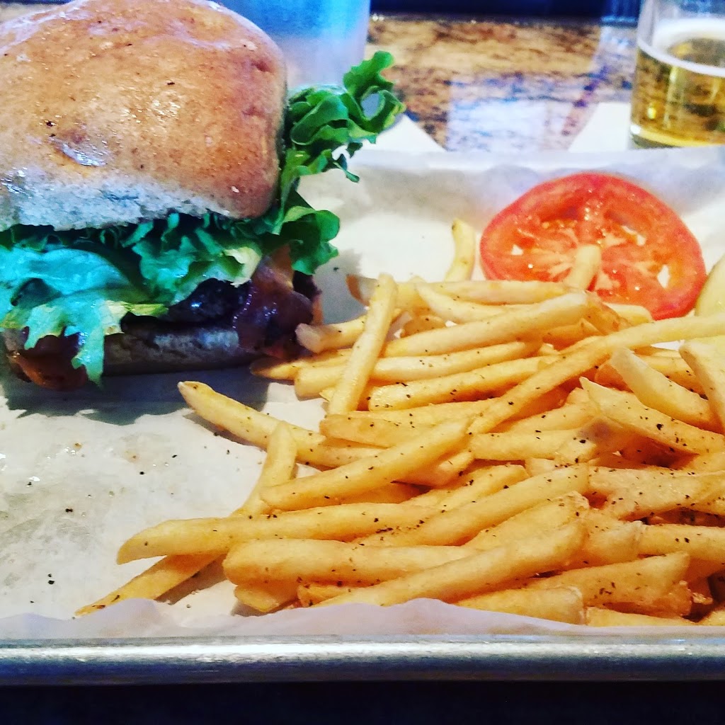 Little Woodrows Babcock Bar & Grill | restaurant | 2535 Babcock Rd, San Antonio, TX 78229, USA | 2106921500 OR +1 210-692-1500