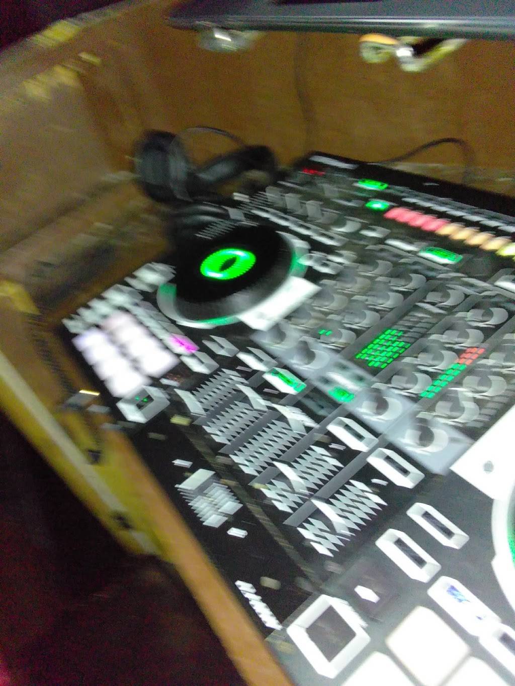 FLEX LOUNGE | restaurant | 3671 N Decatur Rd, Decatur, GA 30032, USA | 4042173935 OR +1 404-217-3935