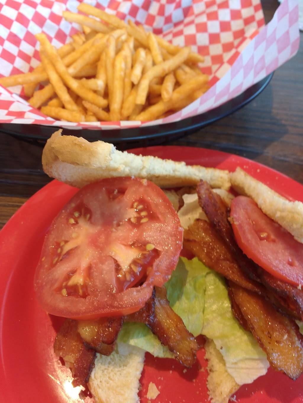 Mr Bs Cafe | restaurant | 307 E Main St, Hoopeston, IL 60942, USA | 2172838888 OR +1 217-283-8888