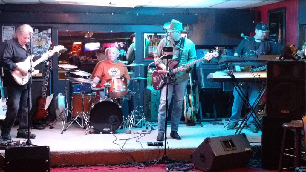 Elm Inn | restaurant | 6786 Meese Rd NE, Alliance, OH 44601, USA | 3308755475 OR +1 330-875-5475