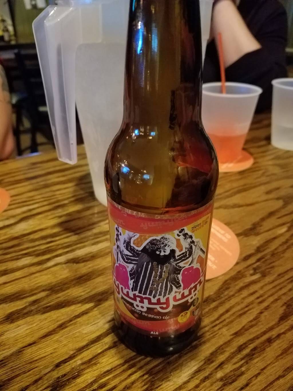 Claddagh Ring Pub | night club | 2306 W Foster Ave, Chicago, IL 60625, USA | 7732714794 OR +1 773-271-4794