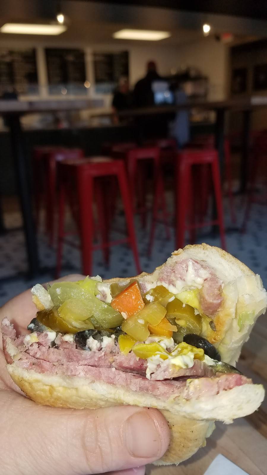 Gioias Deli | restaurant | 623 N New Ballas Rd, Creve Coeur, MO 63141, USA | 3147769410 OR +1 314-776-9410