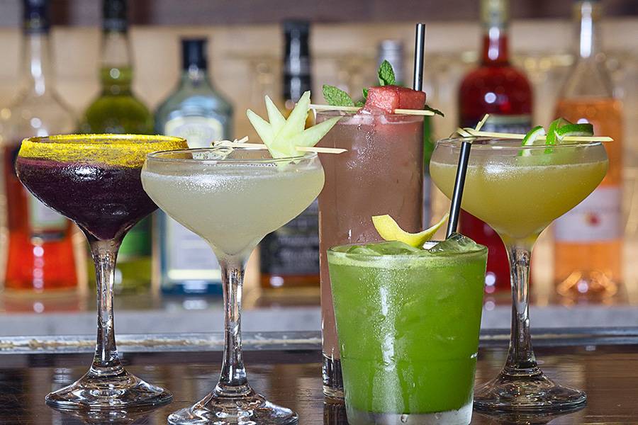 Estate Restaurant + Bar | restaurant | 1519 Wilshire Blvd, Santa Monica, CA 90403, USA | 3103947722 OR +1 310-394-7722