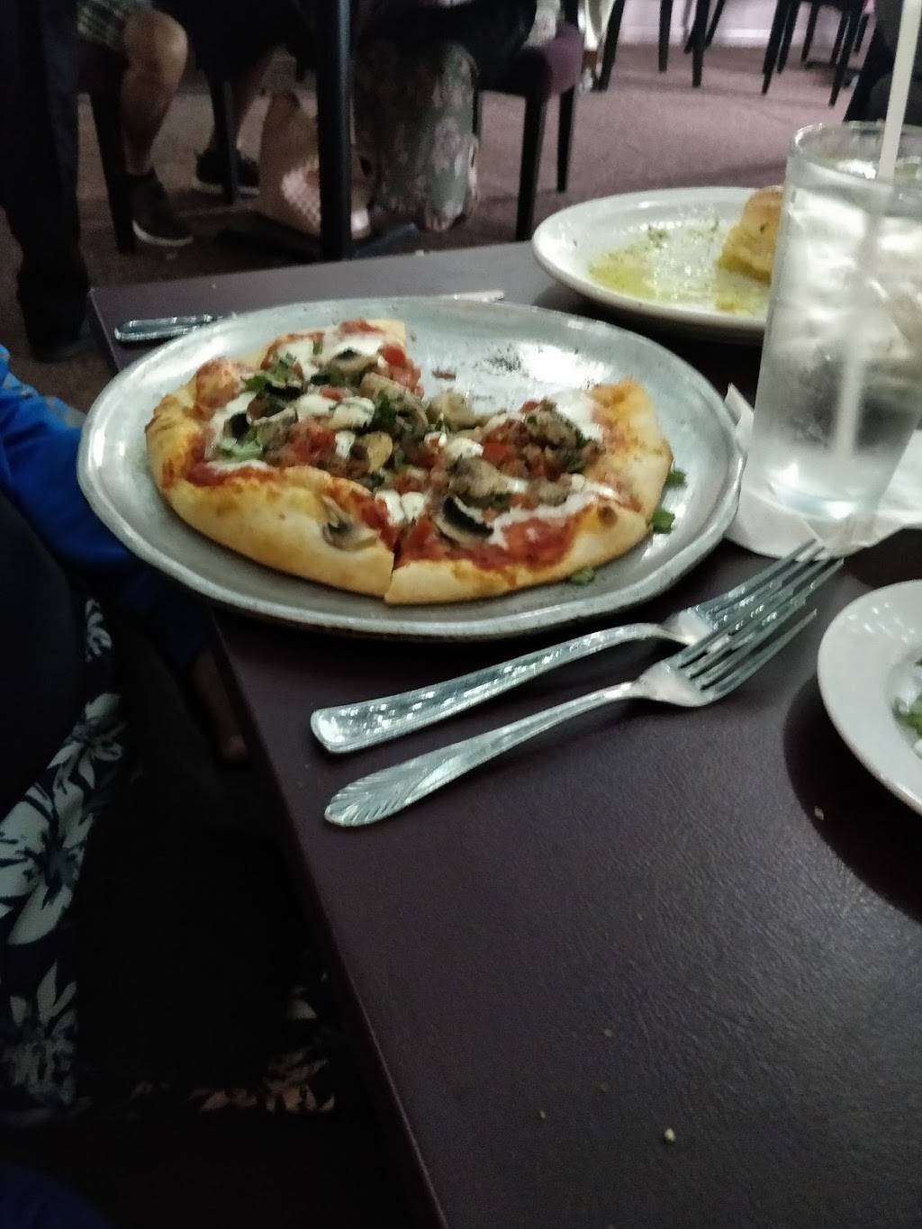 Michelinas Restaurant & Pizzeria | restaurant | 1835 SE Federal Hwy, Stuart, FL 34994, USA | 7722863455 OR +1 772-286-3455