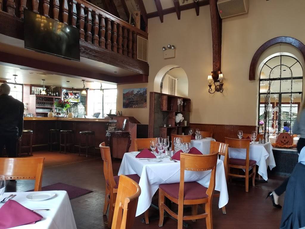 The Stone House at Clove Lakes | restaurant | 1150 Clove Rd, Staten Island, NY 10301, USA | 7184423600 OR +1 718-442-3600