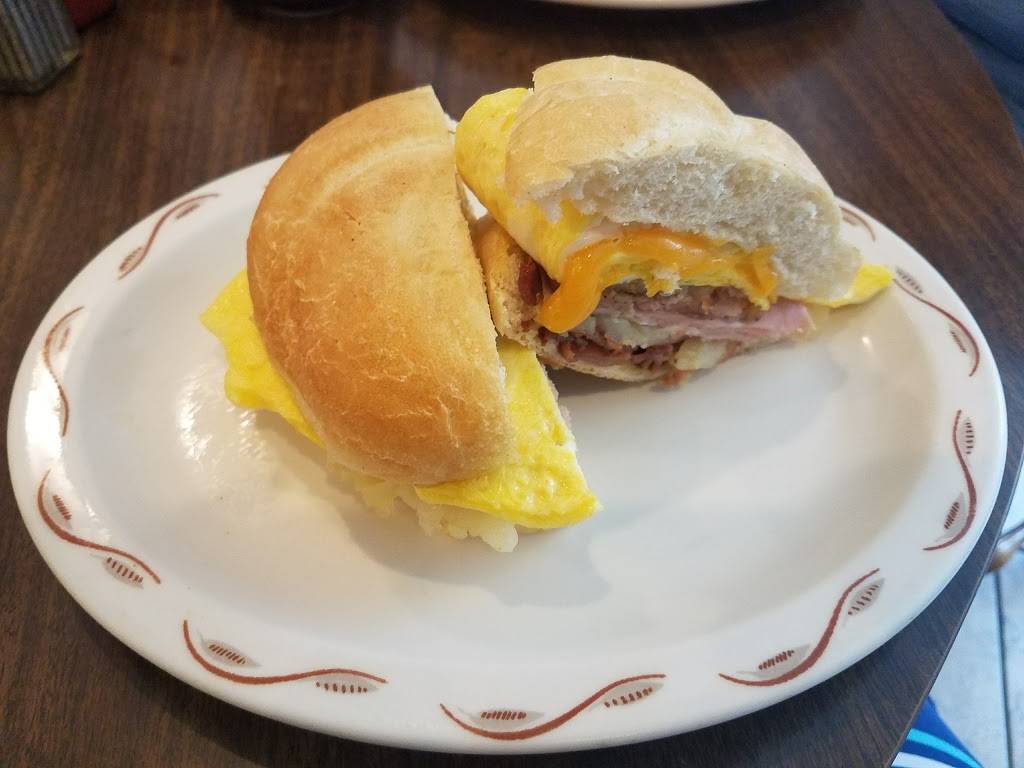 Angelos Restaurant | restaurant | 14 N 4th St, Easton, PA 18042, USA | 6102526956 OR +1 610-252-6956