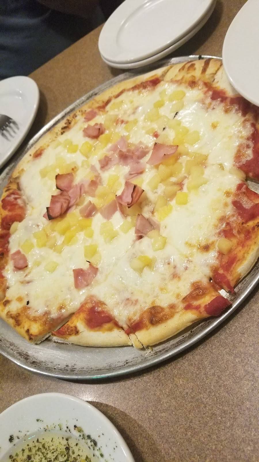 Luccheses Italian Restaurant | restaurant | 655 County Rd 17 #9, Elkhart, IN 46516, USA | 5745224137 OR +1 574-522-4137