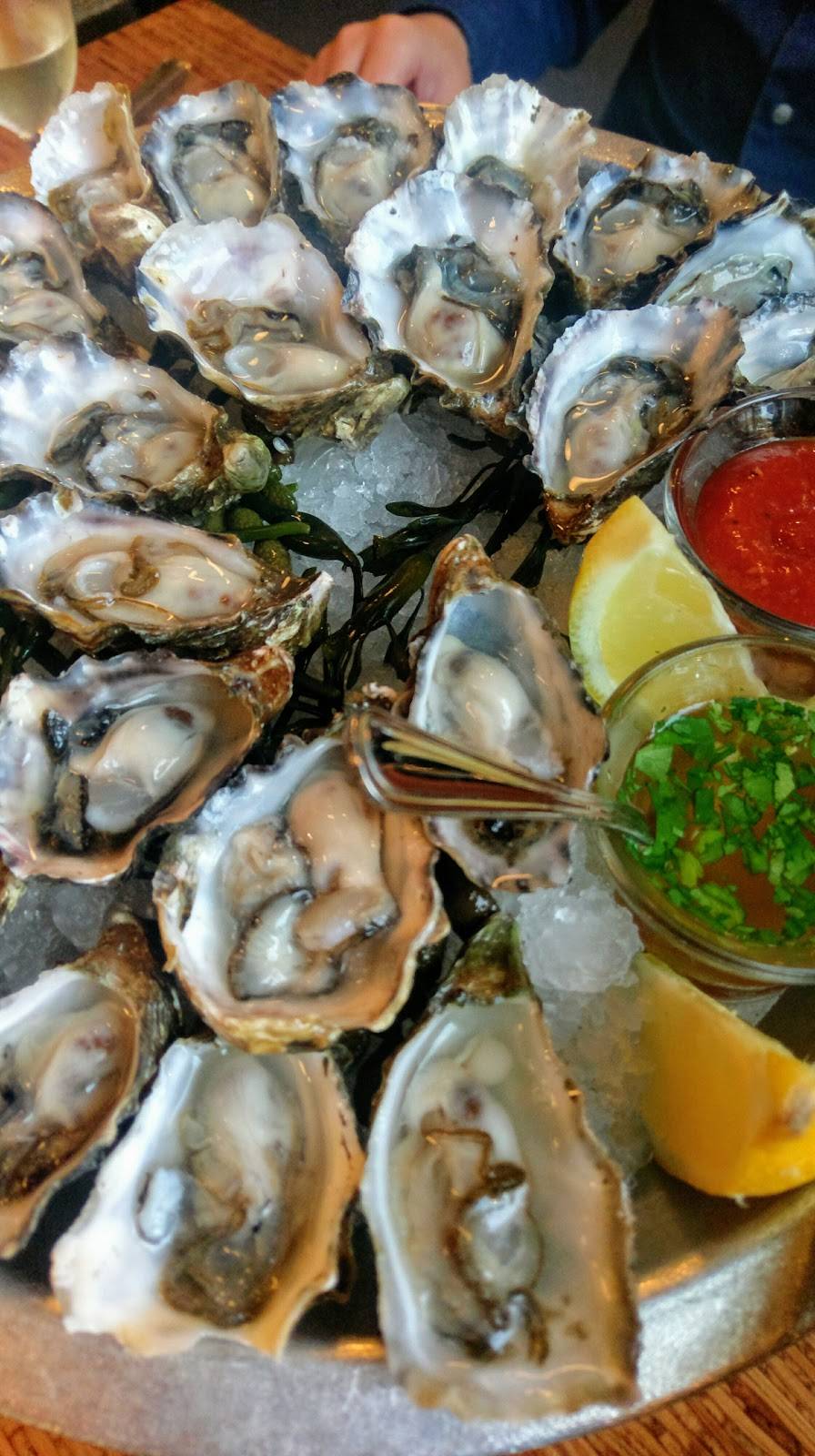 Willis | Seafood & Raw Bar | restaurant | 403 Healdsburg Ave, Healdsburg, CA 95448, USA | 7074339191 OR +1 707-433-9191