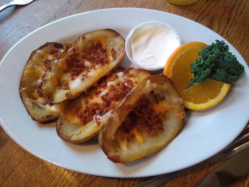 Anchor Seafood Restaurant | restaurant | 8 S Main St, Wilmington, VT 05363, USA | 8024642112 OR +1 802-464-2112