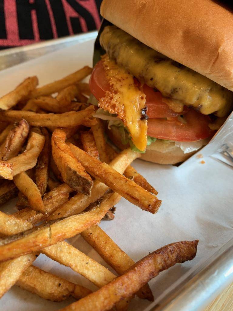 Hello Bistro - Monroeville | restaurant | 4100 William Penn Hwy, Monroeville, PA 15146, USA | 4123733200 OR +1 412-373-3200