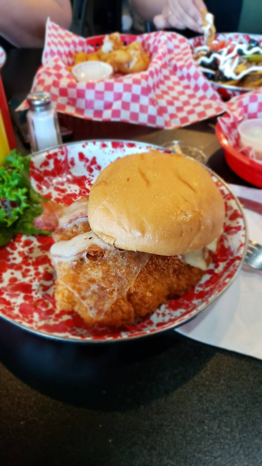 Nicks | restaurant | 1106 Army Post Rd, Des Moines, IA 50315, USA | 5157772759 OR +1 515-777-2759