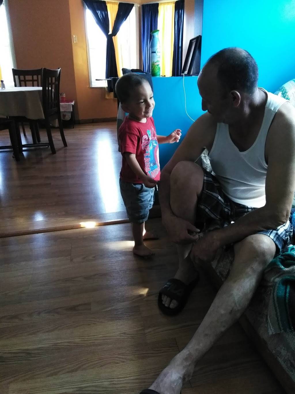 Papa Freddys | restaurant | 2001 W 35th St, Chicago, IL 60609, USA | 7738909060 OR +1 773-890-9060