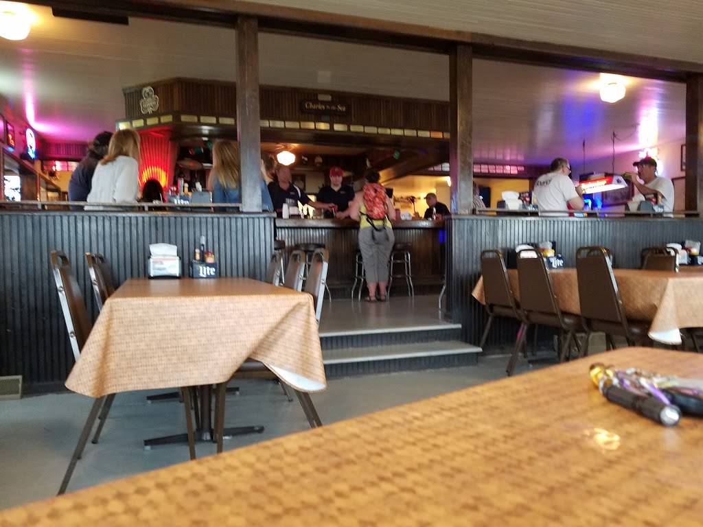 Chucks Lakeshore Inn | restaurant | 352 Lake St, Fontana-On-Geneva Lake, WI 53125, USA | 2622753222 OR +1 262-275-3222