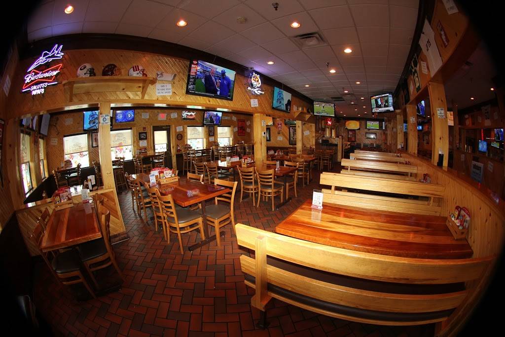 Roosters | restaurant | 1720 N Bechtle Ave, Springfield, OH 45504, USA | 9377175409 OR +1 937-717-5409