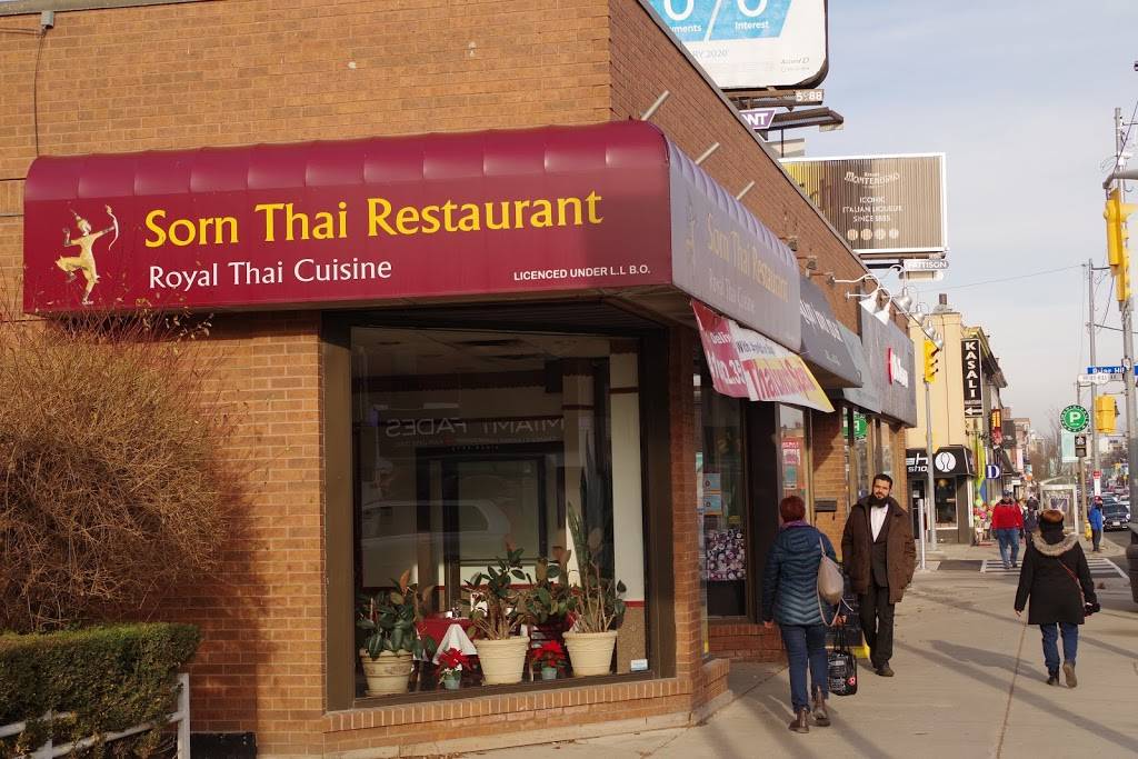 Sorn Thai Restaurant | restaurant | 2550 Yonge St, Toronto, ON M4P 2J2, Canada | 4163223563 OR +1 416-322-3563