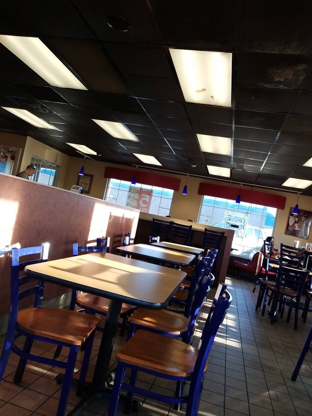 KFC | restaurant | 1387 W Main Rd, Middletown, RI 02842, USA | 4018465350 OR +1 401-846-5350