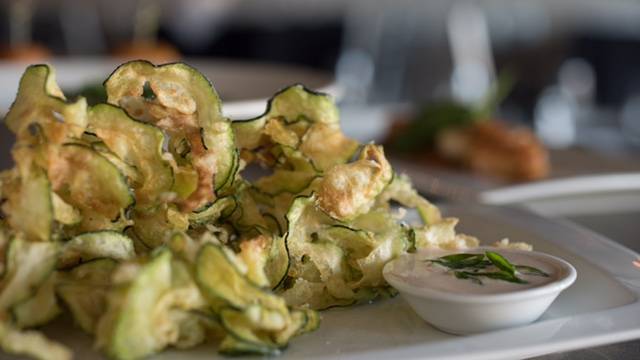 Table 21 Kitchen & Wine Bar | restaurant | 2956 Bloor St W, Etobicoke, ON M8X 1B7, Canada | 4162362867 OR +1 416-236-2867