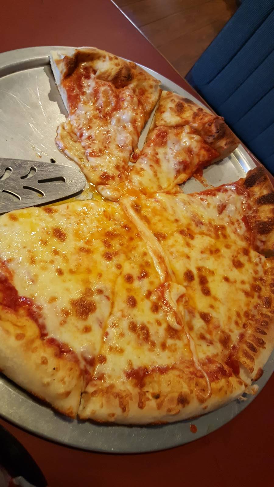 The Flying Pig Airport Diner | restaurant | 1317 Territorial Rd, Benton Harbor, MI 49022, USA | 2693696589 OR +1 269-369-6589