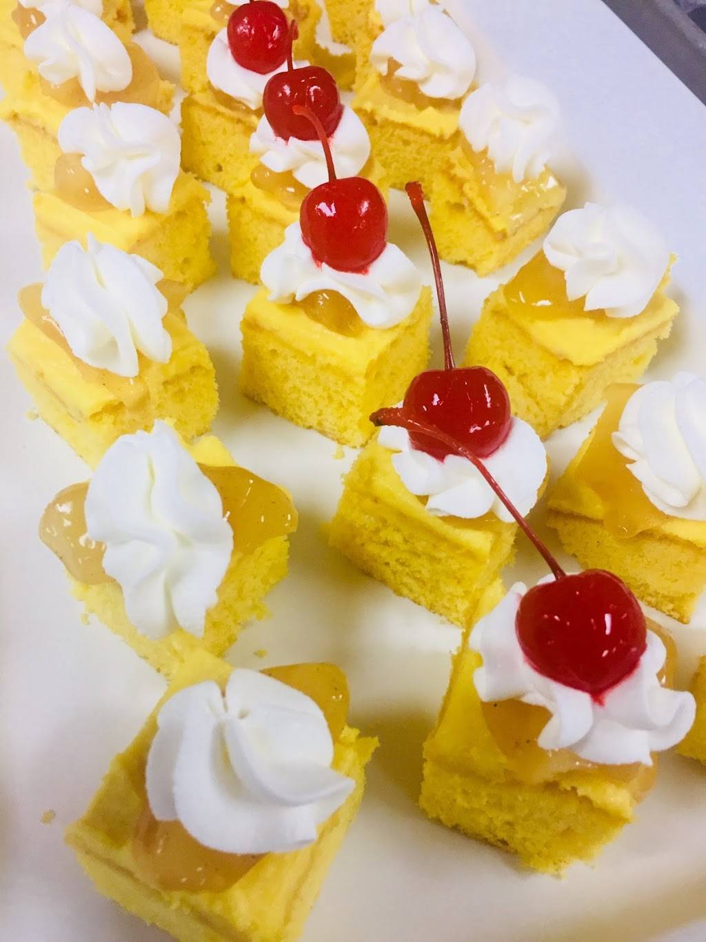 Smokehaus Restaurant | night club | 6633 Sportsmans Ln, Clarksville, TN 37042, USA | 2707984993 OR +1 270-798-4993