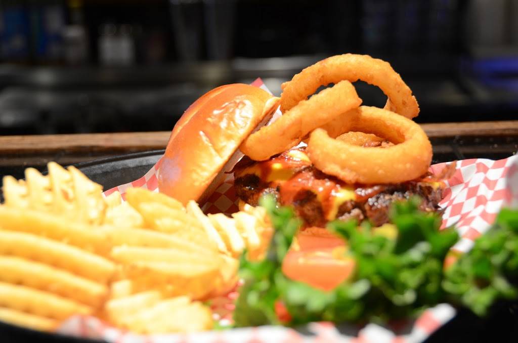 Hydrant Firehouse Grill | restaurant | 2002 College St, Cedar Falls, IA 50613, USA | 3192775423 OR +1 319-277-5423