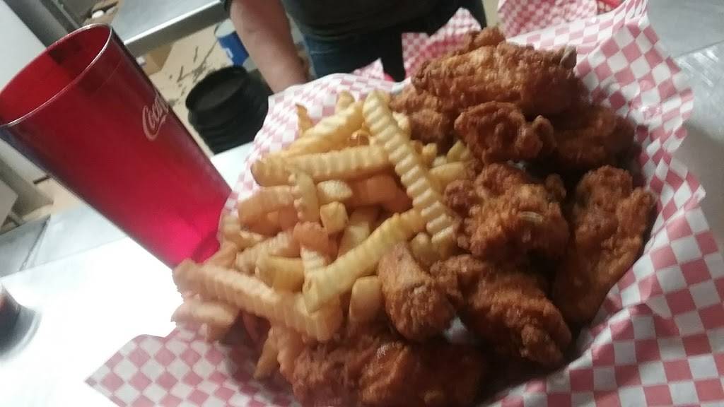 Hillbillys Wing Shack | restaurant | 26280 TN-69, Adamsville, TN 38310, USA | 7316322222 OR +1 731-632-2222