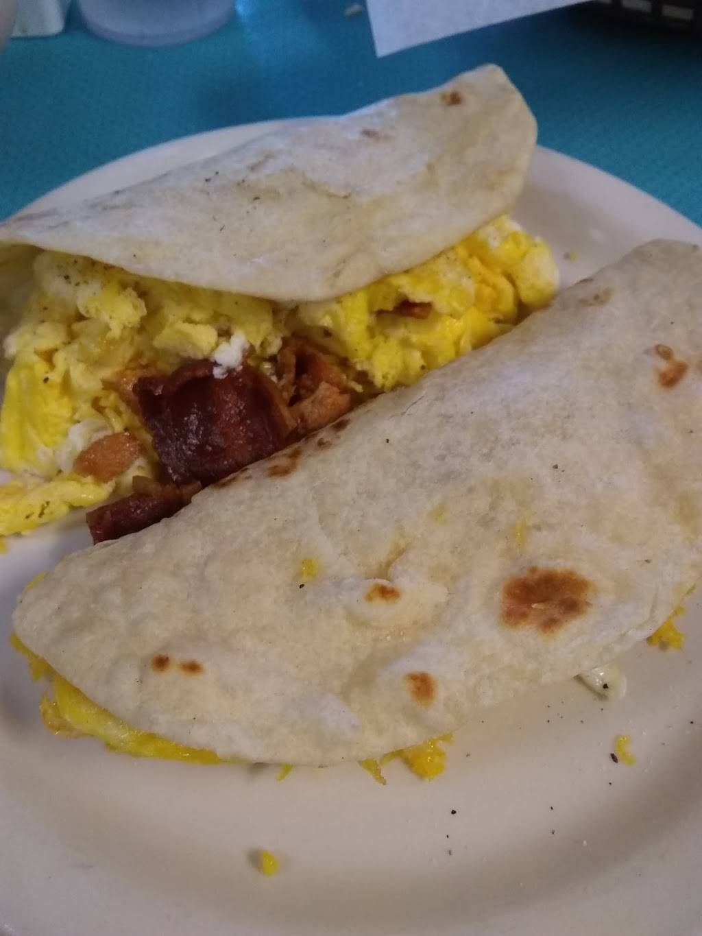 Esperanzas Mexican Restaurant | restaurant | 3301 Avenue F, Bay City, TX 77414, USA | 9793237744 OR +1 979-323-7744