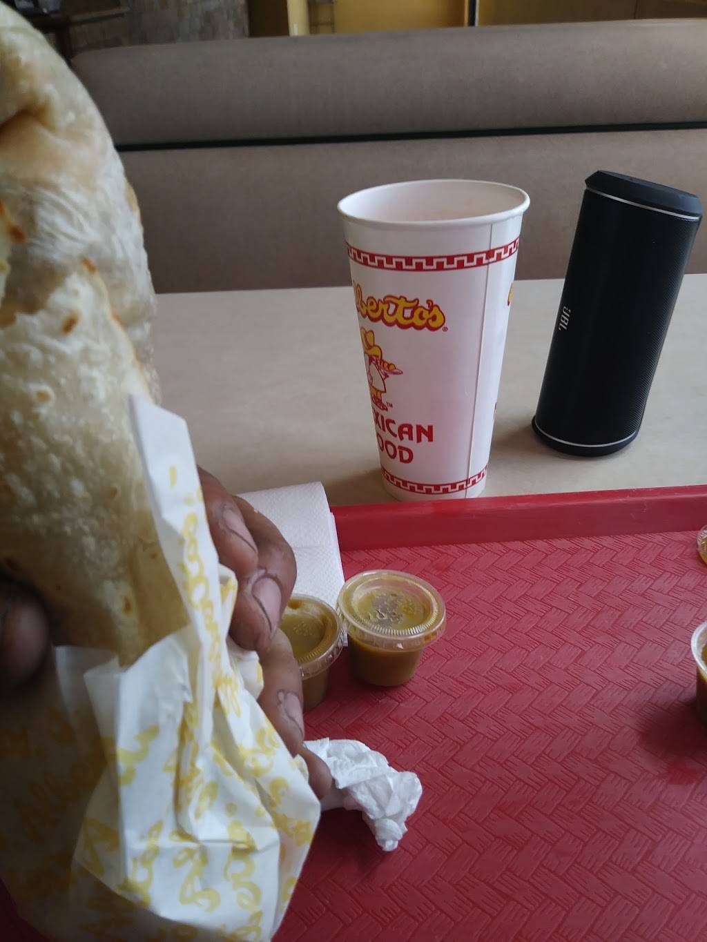 Albertos Mexican Food | restaurant | 27355 E 5th St, Highland, CA 92346, USA | 9099075538 OR +1 909-907-5538