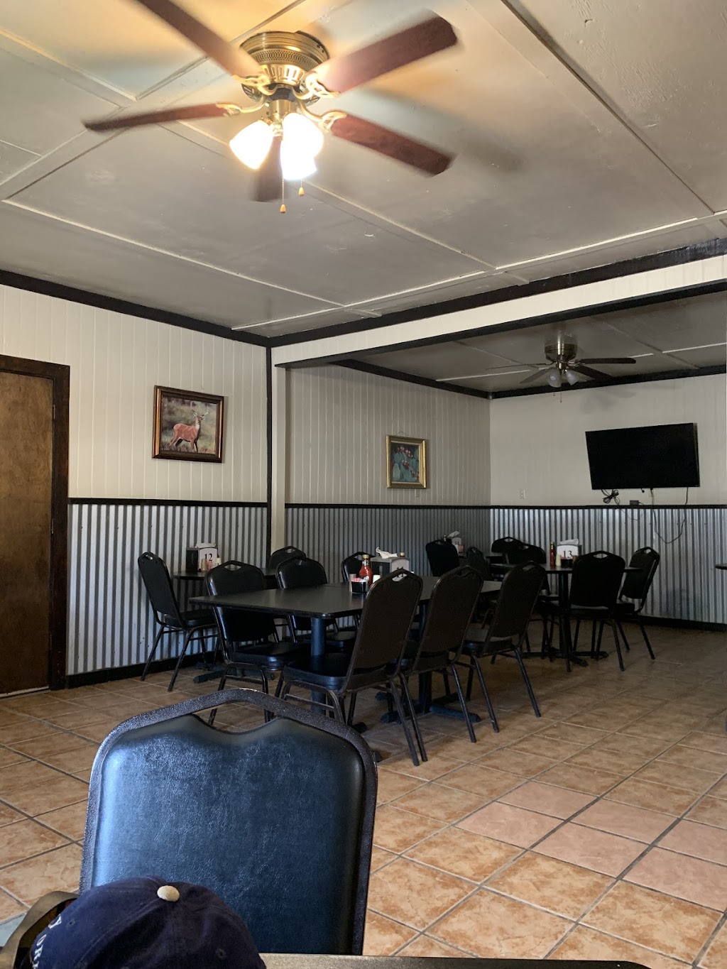 Maxs Cafe | restaurant | 3047 TX-16, Tilden, TX 78072, USA | 3612743342 OR +1 361-274-3342