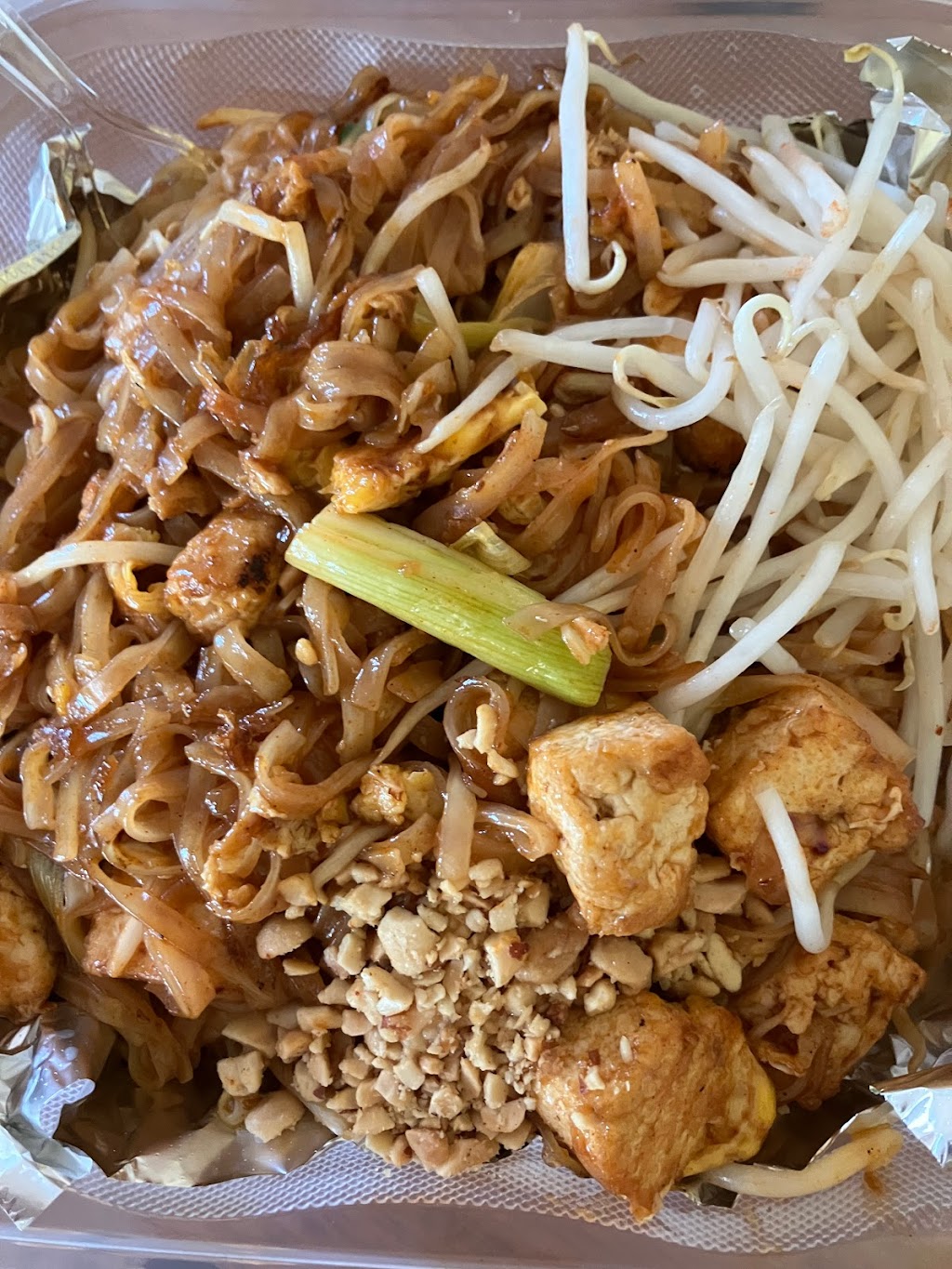 Million Thai | restaurant | 5495 Hughes Rd, Medford, OR 97504, USA | 5417782338 OR +1 541-778-2338