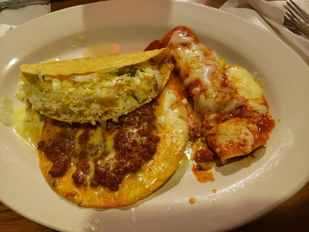 La Charrita | restaurant | 3210 N Main St, Findlay, OH 45840, USA | 4194228226 OR +1 419-422-8226