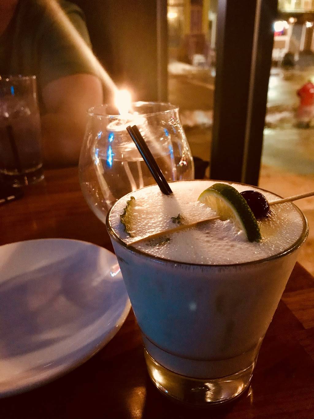 La Masa Empanada Bar | restaurant | 1300 E Brady St, Milwaukee, WI 53202, USA | 4148851866 OR +1 414-885-1866