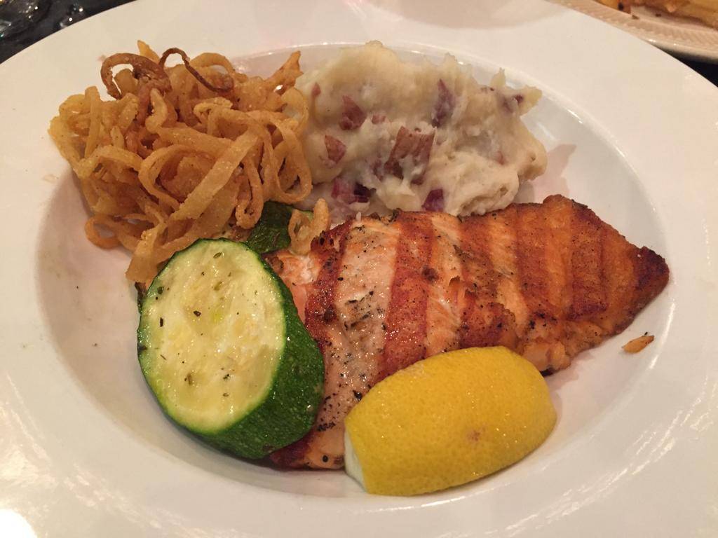 Wellington Grille | restaurant | 2450 Dayton Xenia Rd, Beavercreek, OH 45434, USA | 9374264600 OR +1 937-426-4600