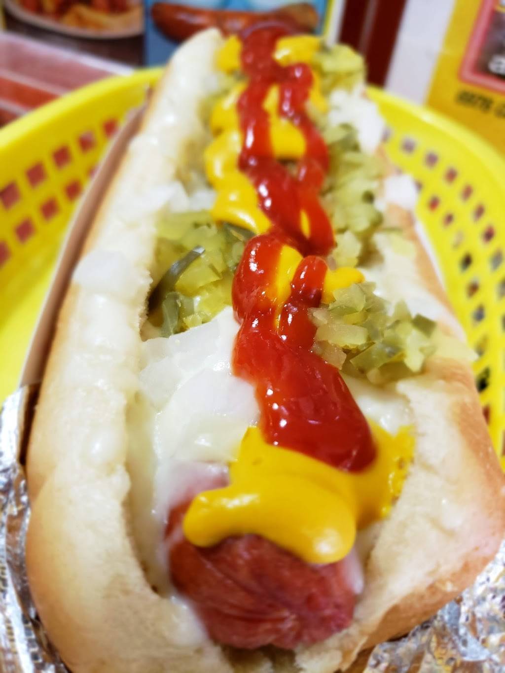 La Perrada De Edgar | restaurant | 6976 Collins Ave, Miami Beach, FL 33141, USA | 3058664543 OR +1 305-866-4543