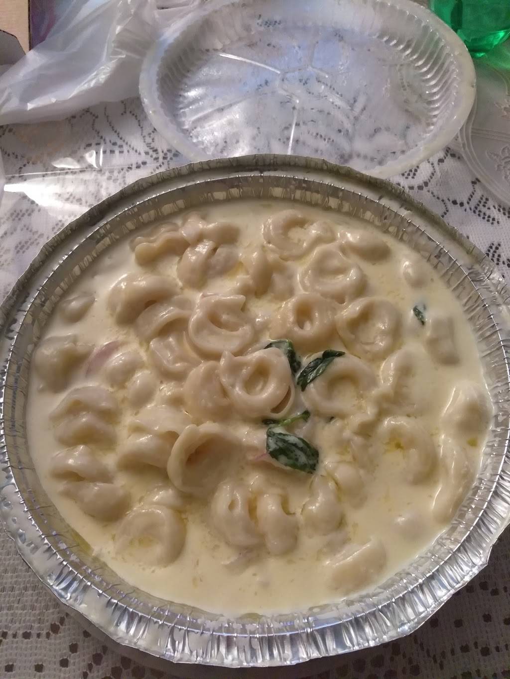 Daros Pizza & Chicken | restaurant | 4425 Kissena Blvd, Flushing, NY 11355, USA | 7184455572 OR +1 718-445-5572