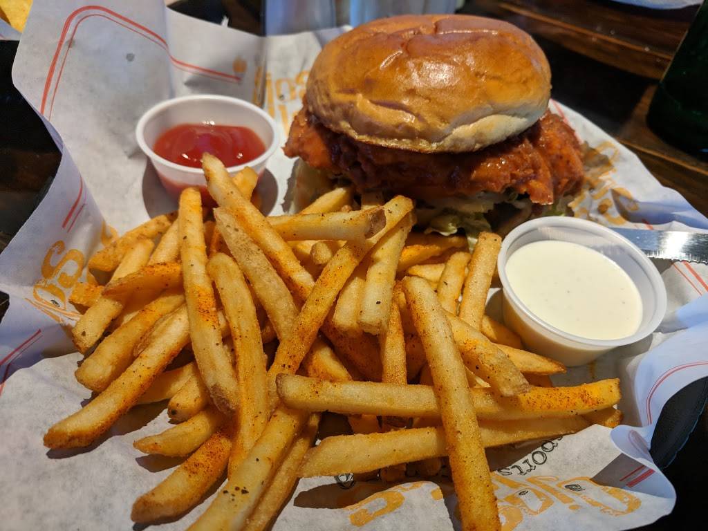 Ojos Locos Sports Cantina - Northline | restaurant | 4422 North Fwy, Houston, TX 77022, USA | 8322038383 OR +1 832-203-8383