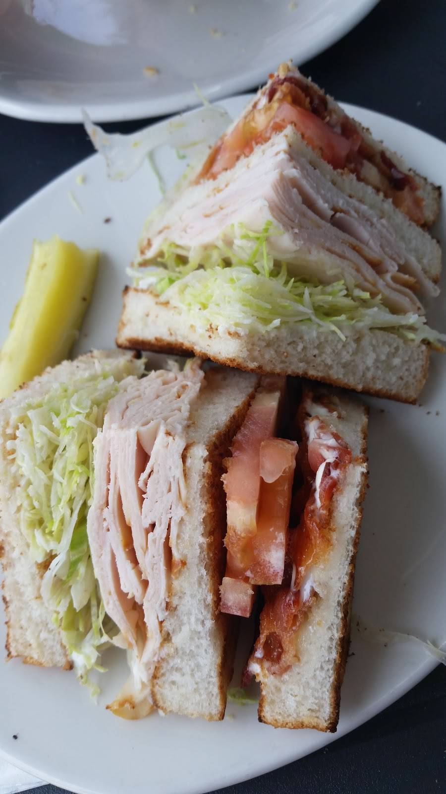 Basils Market And Deli | meal takeaway | 276 Ridout St, Port Hope, ON L1A 1P7, Canada | 9058854002 OR +1 905-885-4002