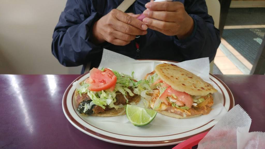 Mi Linda Hacienda | restaurant | 4406 W Armitage Ave, Chicago, IL 60639, USA | 7737722372 OR +1 773-772-2372