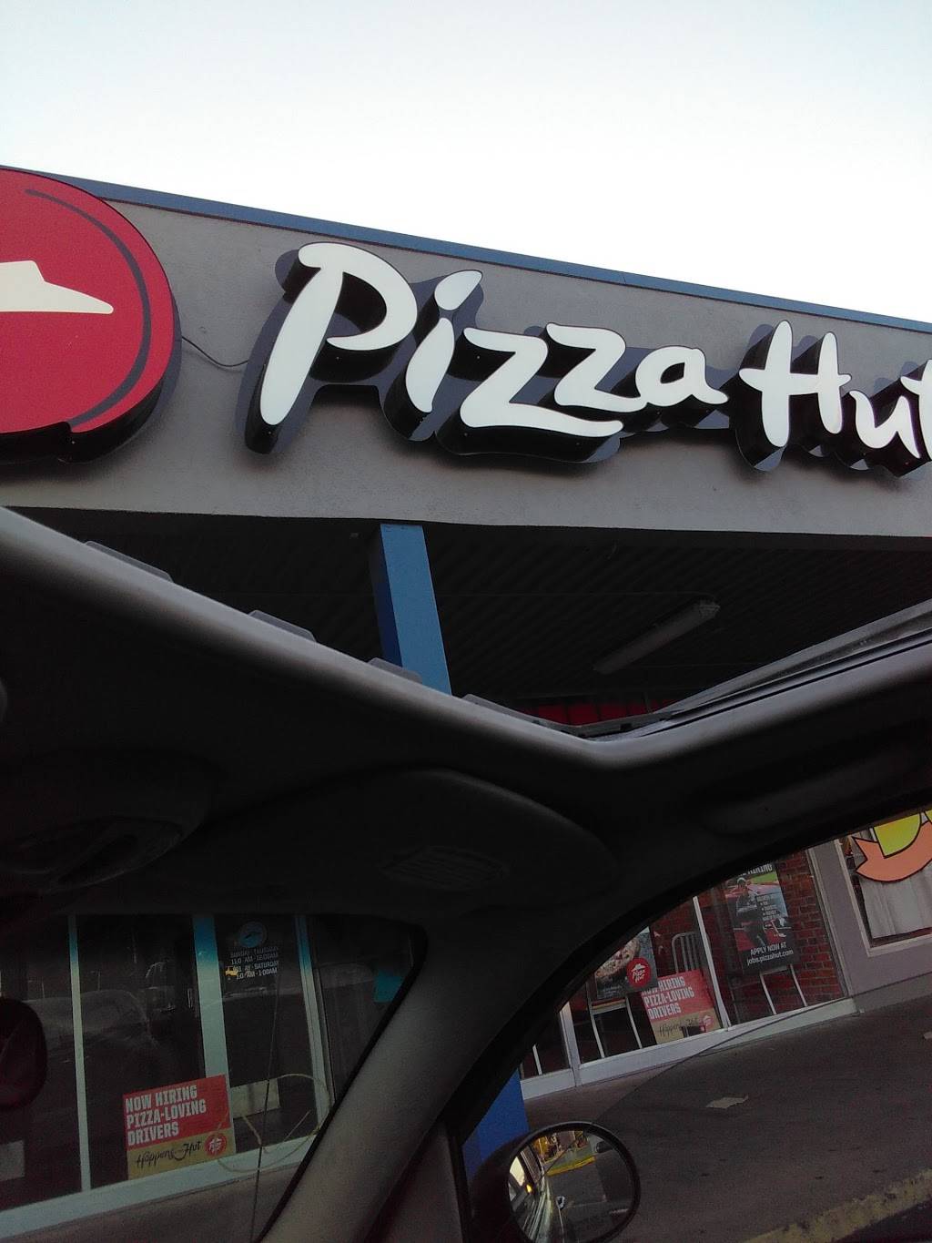 Pizza Hut | meal takeaway | 1229 Getwell Rd, Memphis, TN 38111, USA | 9014525381 OR +1 901-452-5381