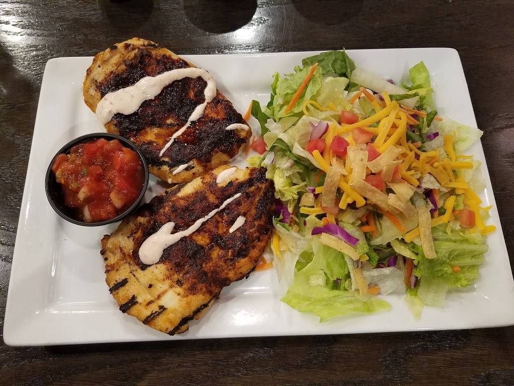 Red Robin Gourmet Burgers and Brews | restaurant | 1305 SE Everett Mall Way, Everett, WA 98208, USA | 4253557330 OR +1 425-355-7330