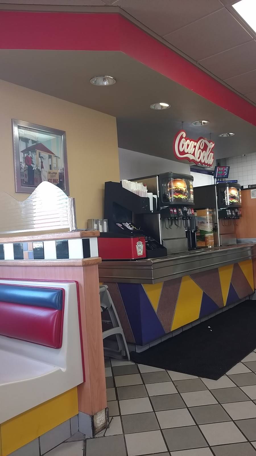 Carls Jr. | restaurant | 19400 Ventura Blvd, Tarzana, CA 91356, USA | 8189961868 OR +1 818-996-1868