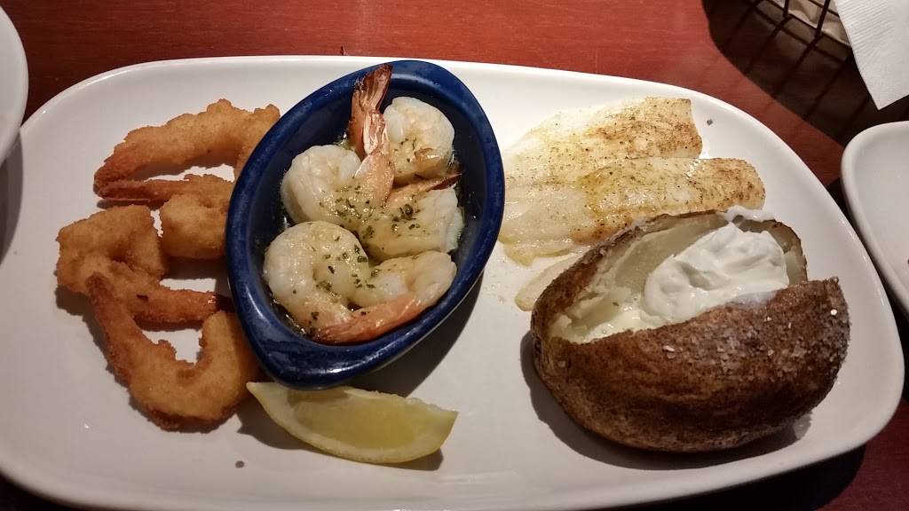 Red Lobster | restaurant | 223 W McGalliard Rd, Muncie, IN 47303, USA | 7652886768 OR +1 765-288-6768