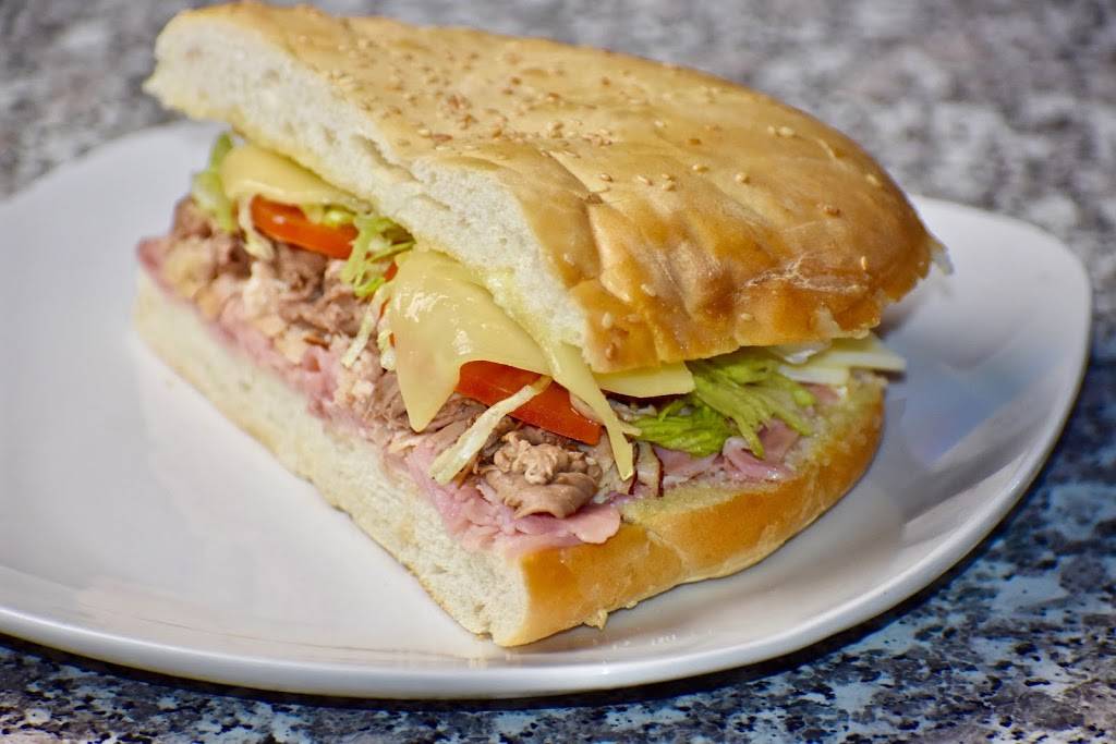 Nooleys Poboys Wings & Curley | restaurant | 17134 LA-44, Prairieville, LA 70769, USA | 2256222244 OR +1 225-622-2244