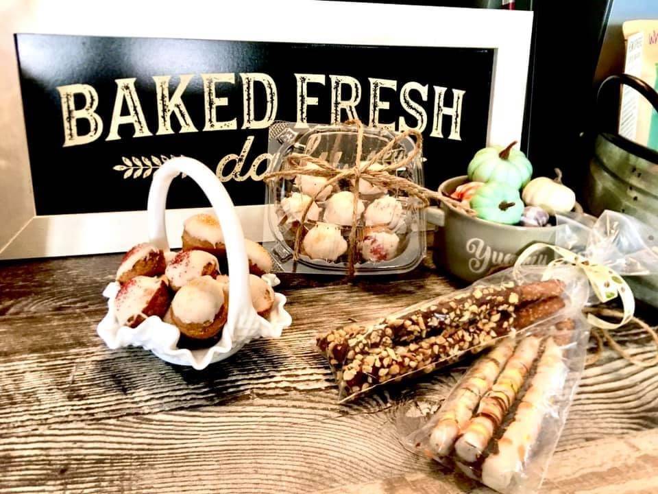 River Dog Cafe & Diner | restaurant | 426 Highland Ave, Williamstown, WV 26187, USA | 7403362661 OR +1 740-336-2661