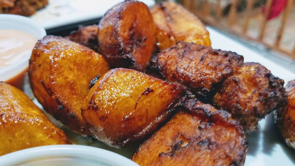 Tatas Restaurant | restaurant | 34 Center St, Wallingford, CT 06492, USA | 2032944303 OR +1 203-294-4303