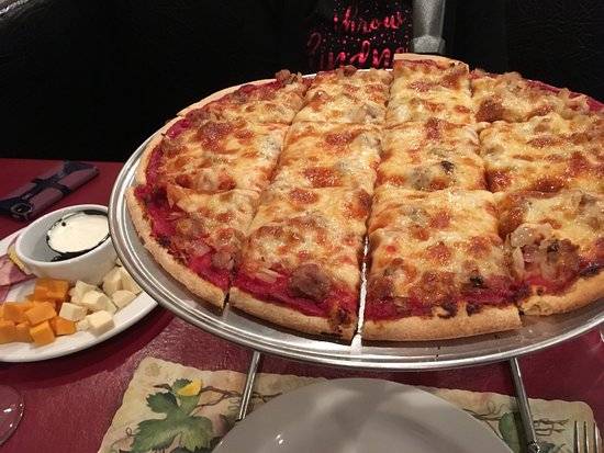 Michaels Italian Restaurant | restaurant | 528 Harrison St, Elkhart, IN 46516, USA | 5745223664 OR +1 574-522-3664