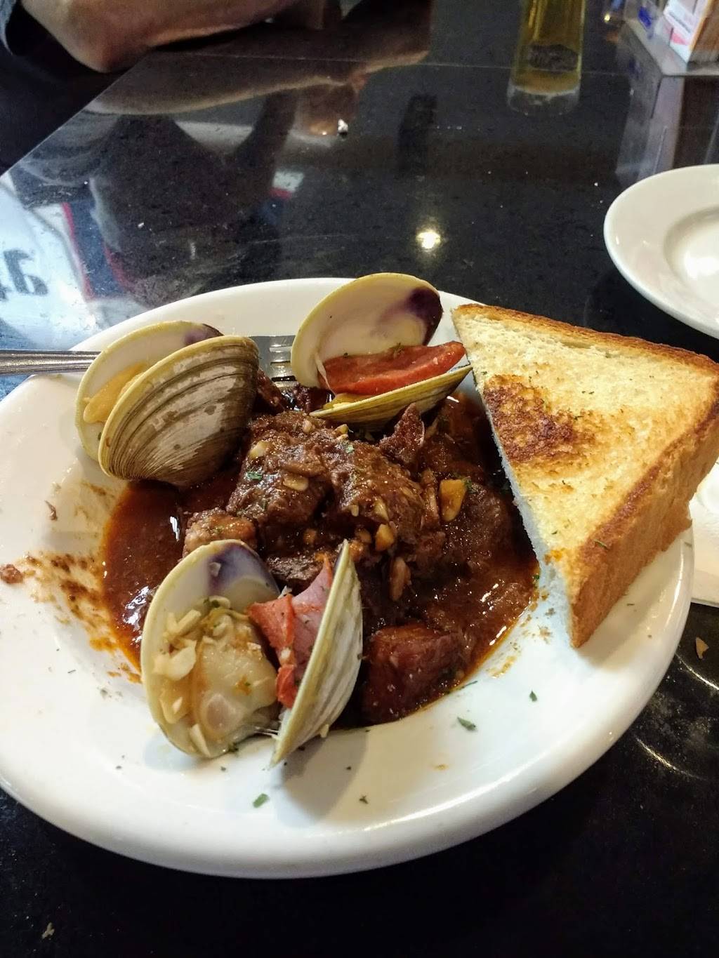 Gridiron Sports Bar | restaurant | 2416 Grand Army of the Republic Hwy, Swansea, MA 02777, USA | 5083796168 OR +1 508-379-6168