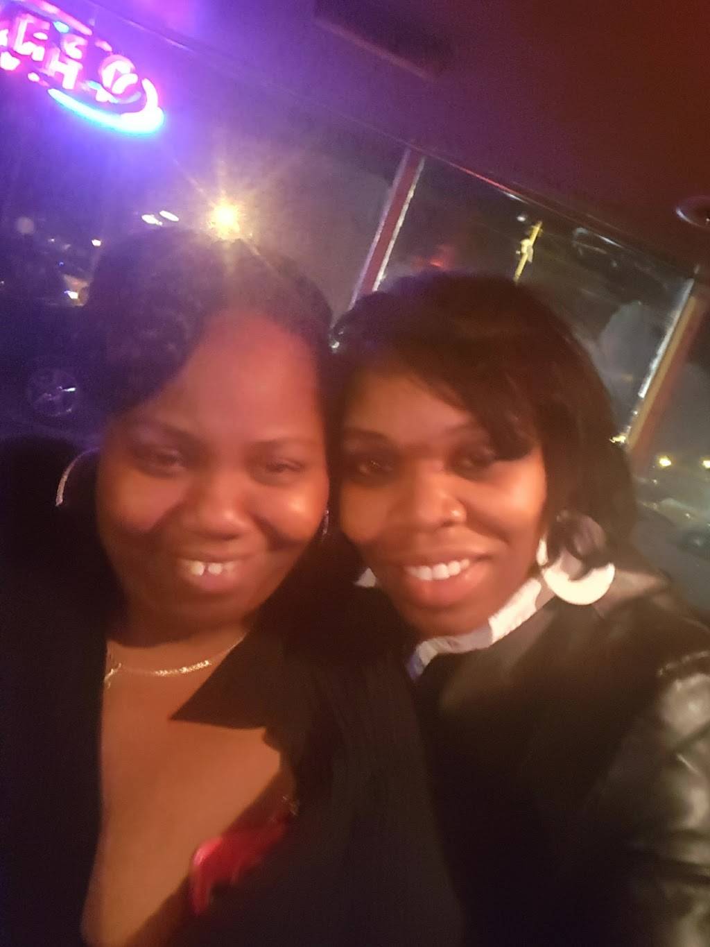 Spot At 76th | restaurant | 5954 N 76th St, Milwaukee, WI 53218, USA | 4142319202 OR +1 414-231-9202