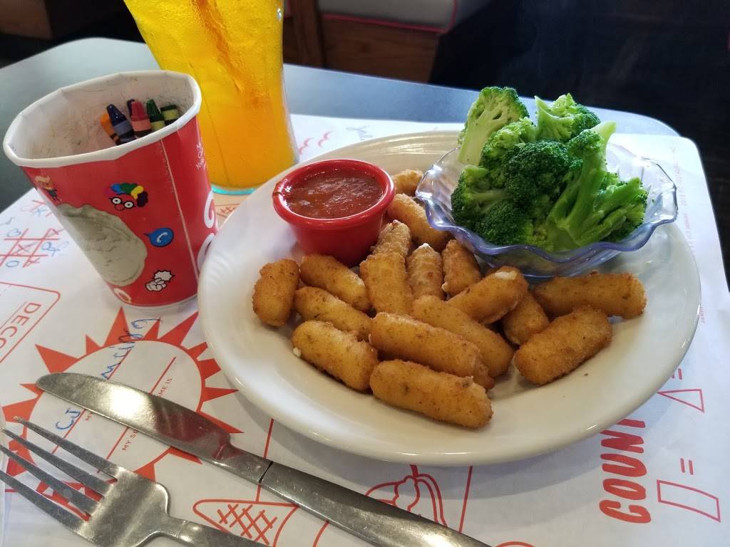 Friendlys | restaurant | 200 Shoemaker Rd, Pottstown, PA 19464, USA | 6107054404 OR +1 610-705-4404