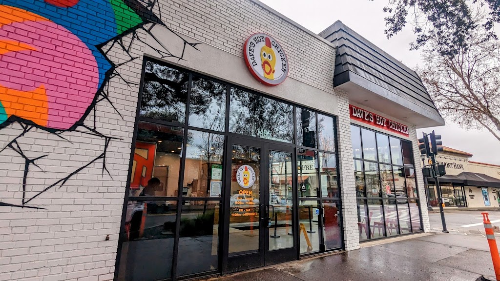 Daves Hot Chicken | restaurant | 1495 E 14th St, San Leandro, CA 94577, USA | 5109900640 OR +1 510-990-0640