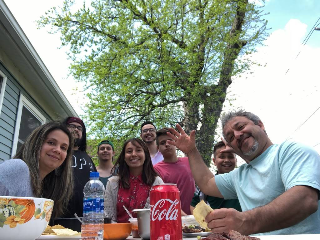 Taqueria El Mezquite | restaurant | 1324 E Euclid Ave, Des Moines, IA 50316, USA | 5157292445 OR +1 515-729-2445